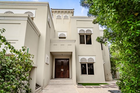 Villa til salg i Al Wasl, Dubai, UAE 6 soveværelser, 1181 kvm № 734232 - foto 2