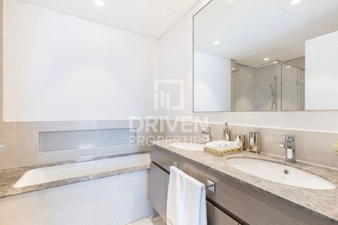 Downtown Dubai (Downtown Burj Dubai), Dubai, UAE의 임대용 아파트 침실 3개, 160제곱미터 번호 684140 - 사진 1