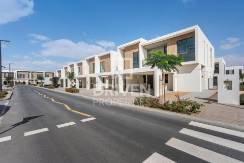 Üürile anda ridamaja asukohaga The Valley, Dubai, AÜE: 4 magamistoaga, 218 m² Nr 684055 - pilt 2