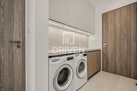 Vila u gradu Jumeirah Park, Dubai, UAE 5 spavaće sobe, 561.04 m2 Br. 741690 - Slika 6