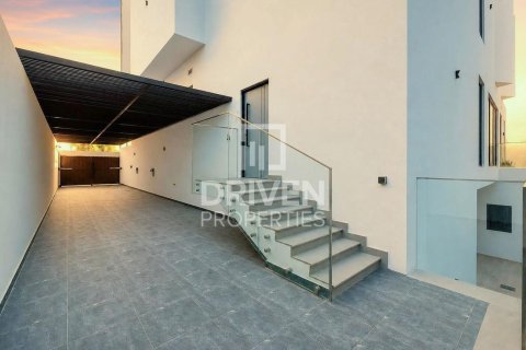 Villa Umm Suqeim, Dubaijā, AAE 5 istabas, 594.58 m2 Nr. 741689 - attēls 28
