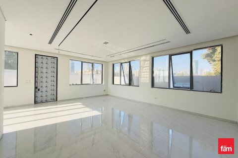 Vila v Al Quoz, Dubai, SAE 6 spální, 760.9 m2 č. 679974 - Fotografia 5