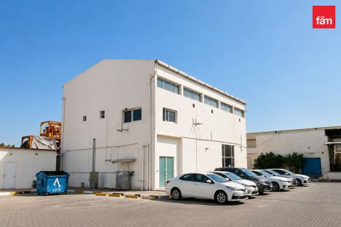 Warehouse in Deira, Dubai, UAE 196.9 sq.m. № 740778