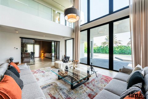 Villa sa Dubai, UAE 5 silid-tulugan, 1740.1 sq.m. № 652472 - larawan 1