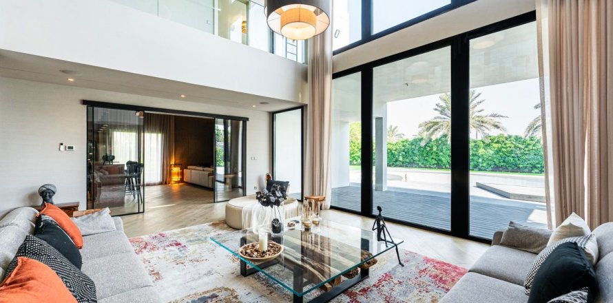 Villa sa Dubai, UAE 5 silid-tulugan, 1740.1 sq.m. № 652472