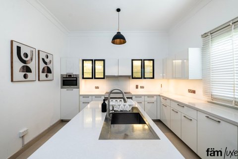 Villa sa Dubai, UAE 5 silid-tulugan, 1740.1 sq.m. № 652472 - larawan 10