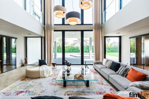 Villa sa Dubai, UAE 5 silid-tulugan, 1740.1 sq.m. № 652472 - larawan 2