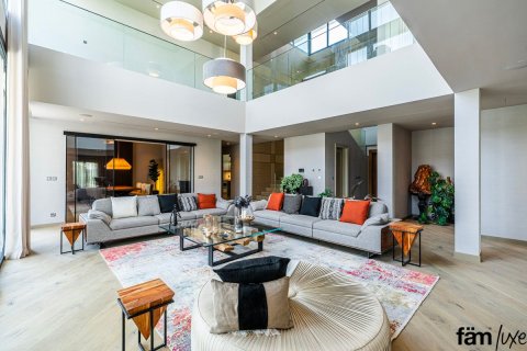 Villa sa Dubai, UAE 5 silid-tulugan, 1740.1 sq.m. № 652472 - larawan 4