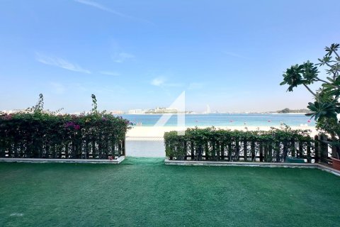Villa Palm Jumeirah, Dubaijā, AAE 5 istabas, 264 m2 Nr. 681146 - attēls 14