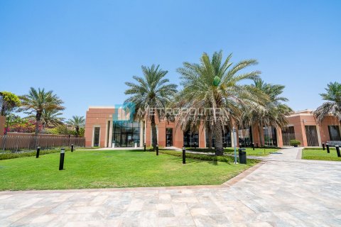 Huvila Abu Dhabi, Arabiemiraatit 4 makuuhuonetta, 273.3 m2 № 662183 - kuva 26