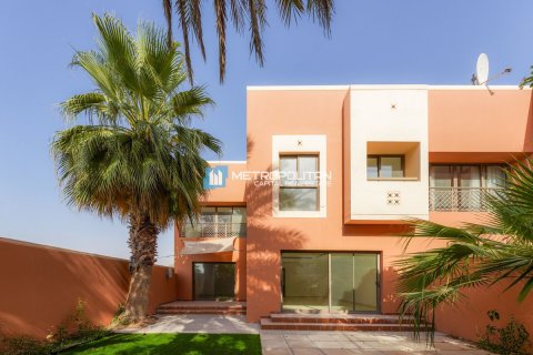 Huvila Abu Dhabi, Arabiemiraatit 4 makuuhuonetta, 273.3 m2 № 662183 - kuva 1