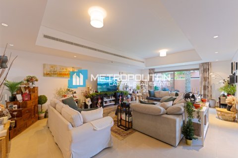 Villa Abu Dhabijā, AAE 4 istabas, 273.3 m2 Nr. 662183 - attēls 2