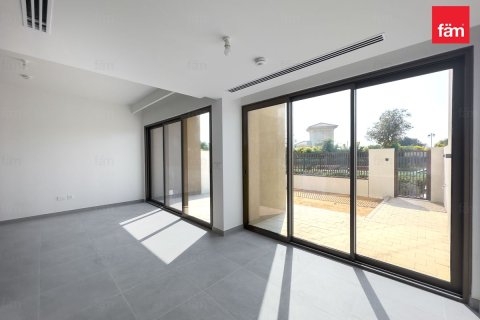 Dubai, BAE’de kiralık townhouse 3 yatak odası, 166.2 m&sup2; No 668719 - fotoğraf 2