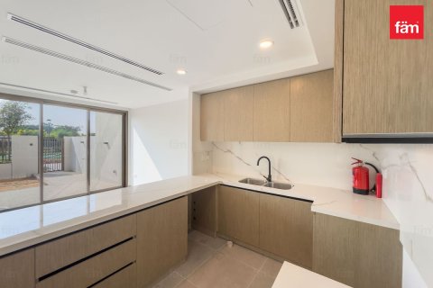 Dubai, BAE’de kiralık townhouse 3 yatak odası, 166.2 m&sup2; No 668719 - fotoğraf 3
