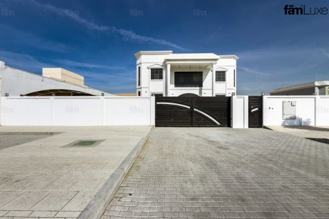 Villa à Al Barsha, Dubai, EAU: 4 chambres, 1393.5 m2 № 668717