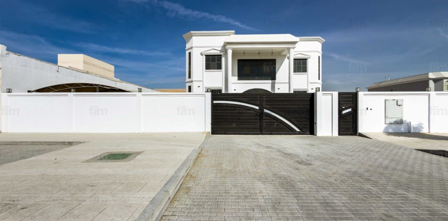 Villa Al Barsha, Dubaijā, AAE 4 istabas, 1393.5 m2 Nr. 668717