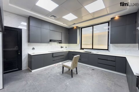 Villa zur Miete in Al Barsha, Dubai, VAE 4 Schlafzimmer, 1393.5 m2 Nr. 668717 - Foto 11