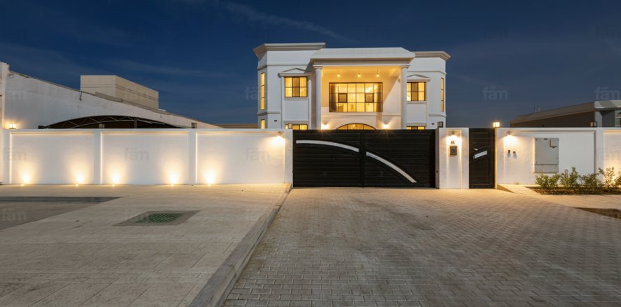 Villa in Al Barsha, Dubai, VAE: 4 Schlafzimmer, 1393.5 m2 Nr. 668717