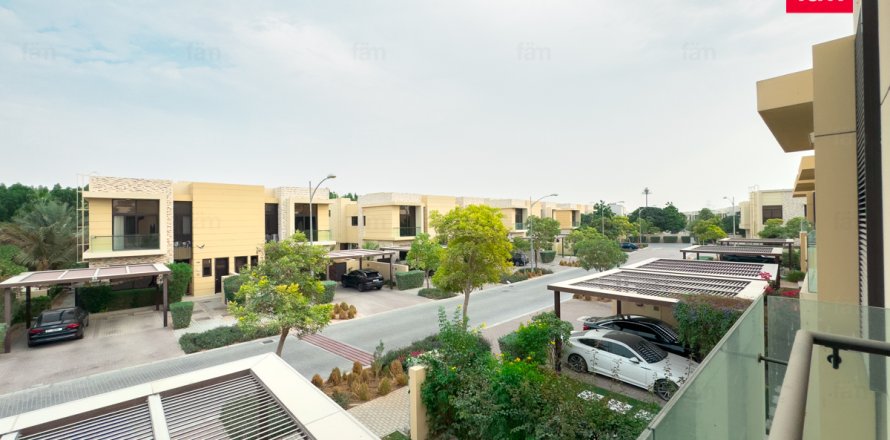 Villa in Dubai, VAE 3 slaapkamers, 253 vr.m. nr 668722