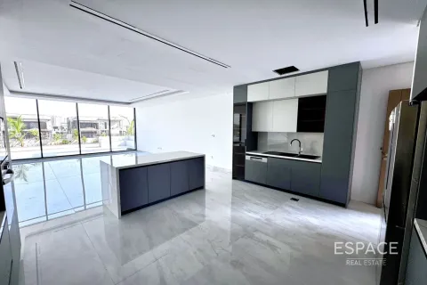 Vilë në Al Furjan, Dubai, Emiratet e Bashkuara Arabe 5 dhoma gjumi, 459 m2. № 649529 - Foto 5