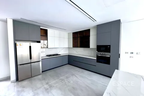 Vilë në Al Furjan, Dubai, Emiratet e Bashkuara Arabe 5 dhoma gjumi, 459 m2. № 649529 - Foto 6