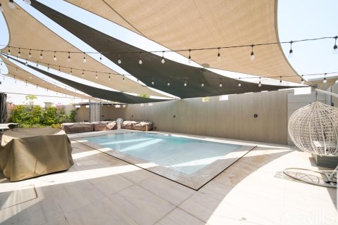 Vila v Al Aweer, Dubai, SAE 4 ložnice, 743.22 m² Č.: 747769 - fotografie 12