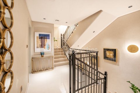 Villa til leie i Dubai, Emiratene 4 soverom, 174.7 kvm Nr. 668889 - Foto 16