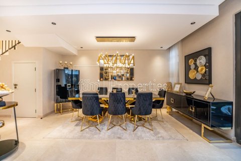 Villa til leie i Dubai, Emiratene 4 soverom, 174.7 kvm Nr. 668889 - Foto 8