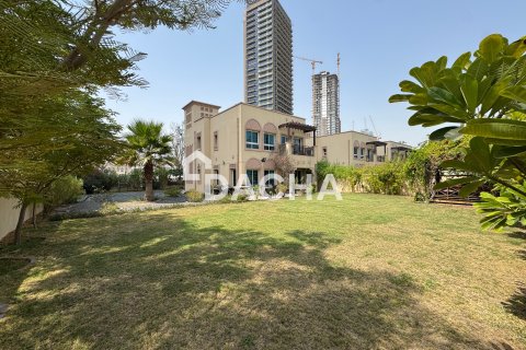 וילה ב Jumeirah Village Triangle, Dubai, איחוד האמירויות 2 חדרי שינה, 250 מ