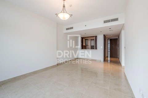 Apartment in Deira, Dubai, UAE 2 bedrooms, 105.82 sq.m. № 746024