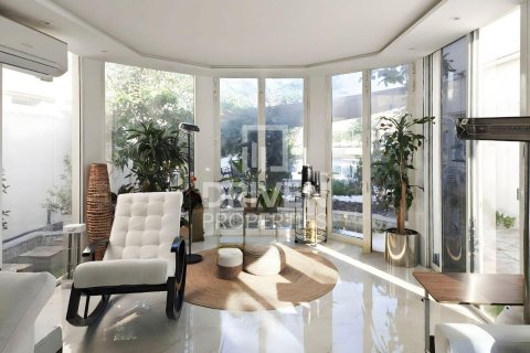 ویلا برای اجاره در Jumeirah Village Circle، Dubai، امارات متحده عربی 3 خوابه ، 362.32 متر مربع ، شماره 746025 - تصویر 1