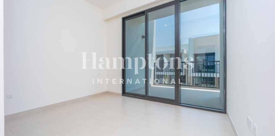 Városi lakóépület itt: Town Square, Dubai, EAE, 3 hálószoba, 172.149 m², azonosító: 651325