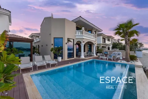 Palm Jumeirah、Dubai、UAE にあるヴィラ販売中 3ベッドルーム、511 m2、No738052 - 写真 1