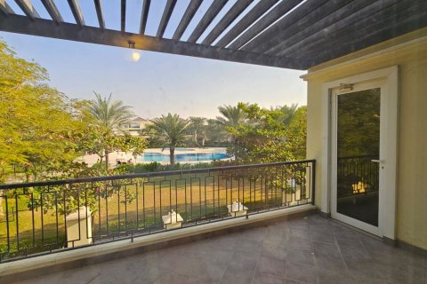 Townhouse in Ras Al Khaimah, UAE 4 bedrooms, 376 sq.m. № 734551 - photo 4
