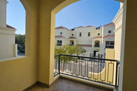 Townhouse in Ras Al Khaimah, UAE 4 bedrooms, 376 sq.m. № 734551 - photo 13