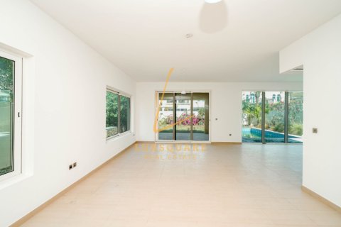 Villa zur Miete in Jumeirah Park, Dubai, VAE 4 Schlafzimmer, 593 m2 Nr. 700864 - Foto 4