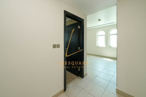 Villa zur Miete in Jumeirah Park, Dubai, VAE 4 Schlafzimmer, 593 m2 Nr. 700864 - Foto 13