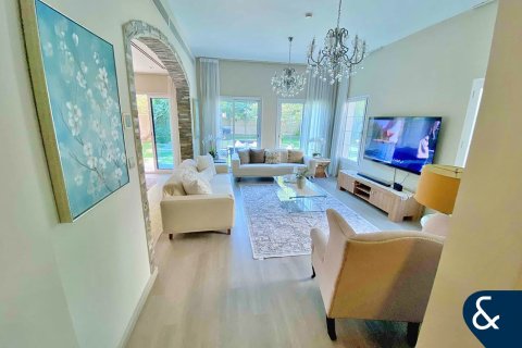 Jumeirah Village Triangle, Dubai, UAE의 임대용 빌라 침실 2개, 686제곱미터 번호 668114 - 사진 28