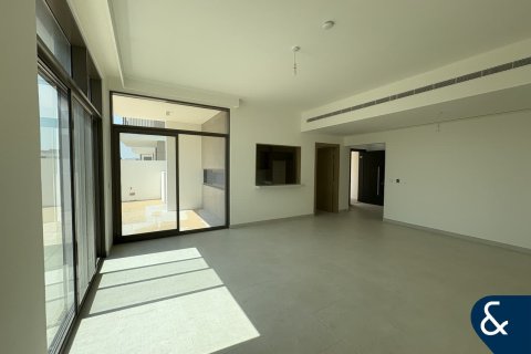 Al Furjan、Dubai、UAE にあるヴィラの賃貸物件 4ベッドルーム、366 m2、No668118 - 写真 3