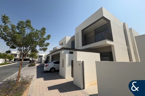 Al Furjan、Dubai、UAE にあるヴィラの賃貸物件 4ベッドルーム、366 m2、No668118 - 写真 1