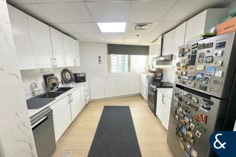 Üürile anda korter asukohaga Jumeirah Lake Towers, Dubai, AÜE: 2 magamistoaga, 139 m² Nr 668116 - pilt 15