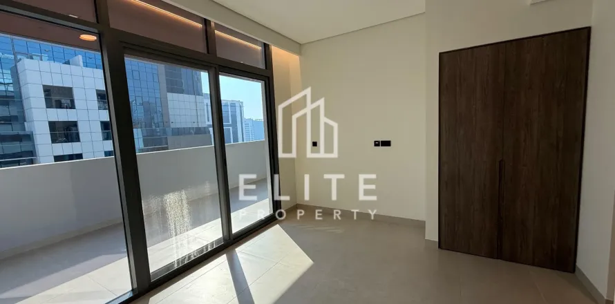 Apartment in Dubai, UAE 1 bedroom, 80 sq.m. № 647538