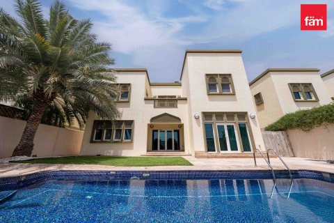 Villa in Jumeirah Park, Dubai, UAE 3 bedrooms, 510 sq.m. № 714306