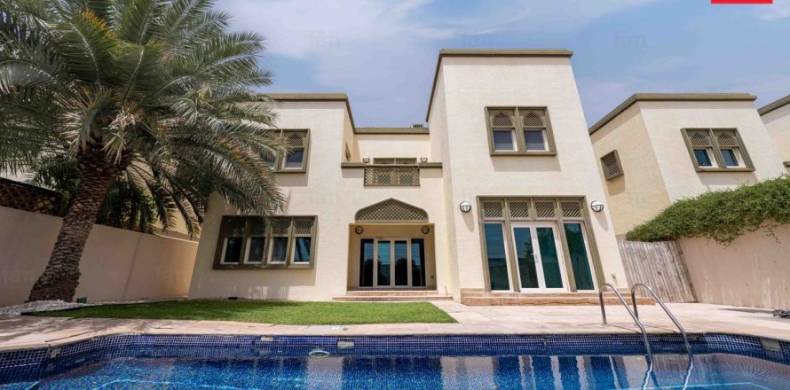 Villa sa Jumeirah Park, Dubai, UAE 3 silid-tulugan, 510 sq.m. № 714306