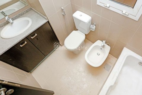 Appartement te koop in Remraam, Dubai, VAE 2 slaapkamers, 107 vr.m., nr 679645 - foto 22
