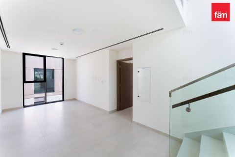 Vilă de închiriat în Dubai, EAU 4 dormitoare, 458.7 mp.  №655648 - poză 2