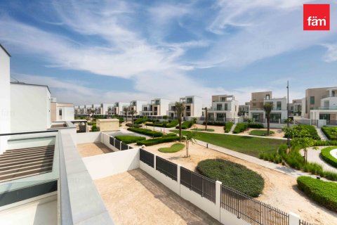 Vilă de închiriat în Dubai, EAU 4 dormitoare, 458.7 mp.  №655648 - poză 8