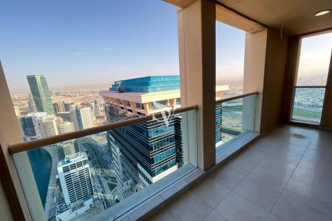 Apartmen di Business Bay, Dubai, UAE 2 bilik tidur, 118 meter persegi № 736827 - foto 14