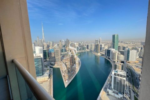 Apartmen di Business Bay, Dubai, UAE 2 bilik tidur, 118 meter persegi № 736827 - foto 15