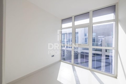 Townhouse in Dubai, UAE 3 bedrooms, 112.23 sq.m. № 744666 - photo 5